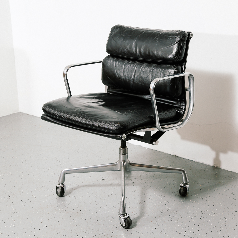 Vintage Eames Soft Pad Management Chair – Van der Most Modern