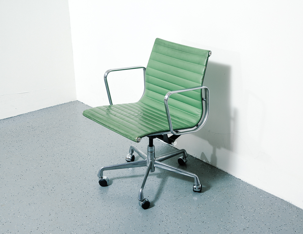 Eames aluminum group chair upholstery hot sale