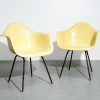 eames_fiberglass_armchairs-9